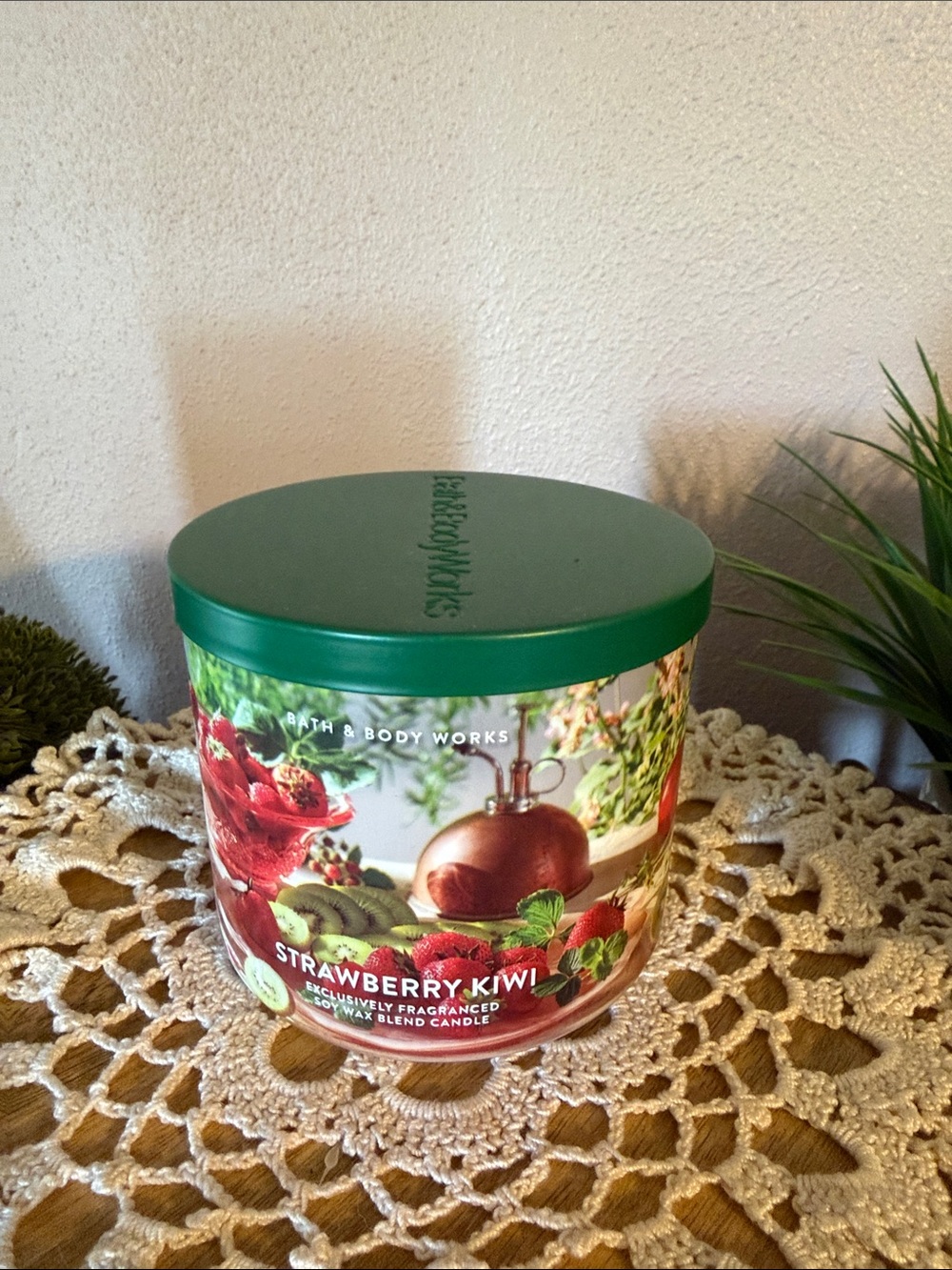 Bath & Body Works Strawberry Kiwi 3-Wick Candle - Green